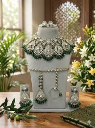 Bridal Matching Jewellery Set | Necklace, Earrings, Bangles & Maang Tikka 